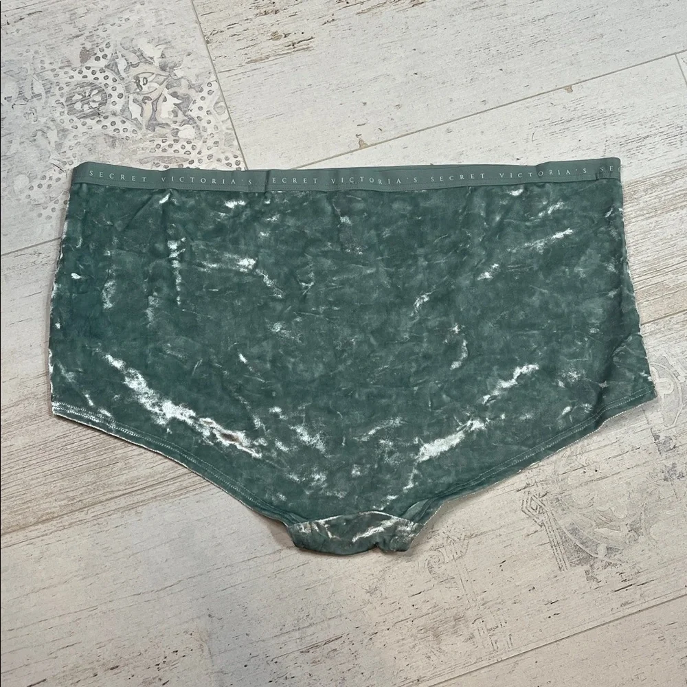 Victorias Secret Light Sage Green Velvet Boy Short Panties Size XL